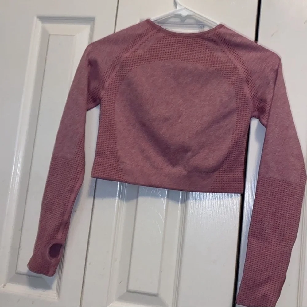 Pink Seamless Athletic Crop Top Medium Long Sleeve Thumbhole Workout Shirt